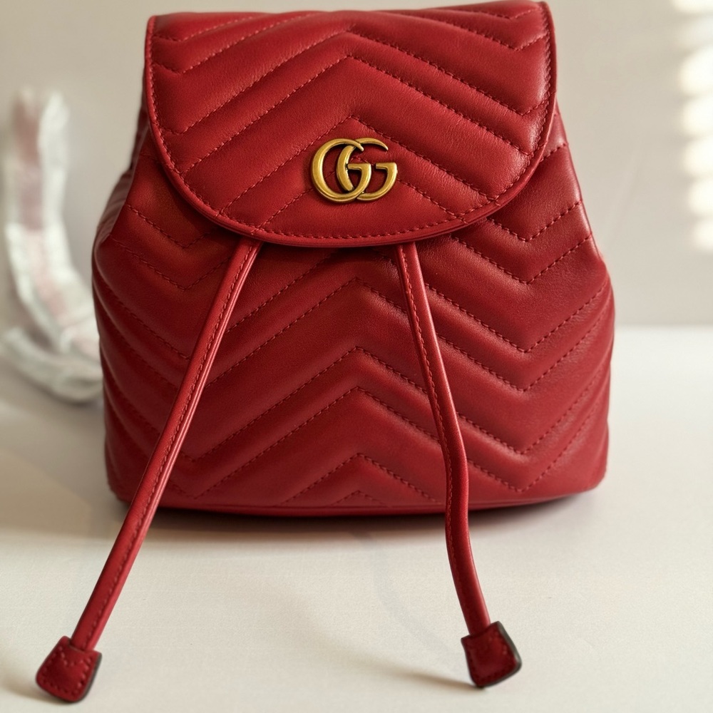 BRAND NEW GUCCI Calfskin Matelasse GG Marmont Flap Backpack Hibiscus Red
